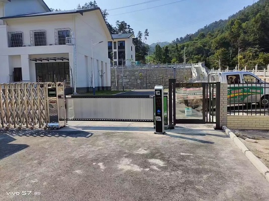 電動(dòng)門＆車行道閘經(jīng)典案例3(圖1)